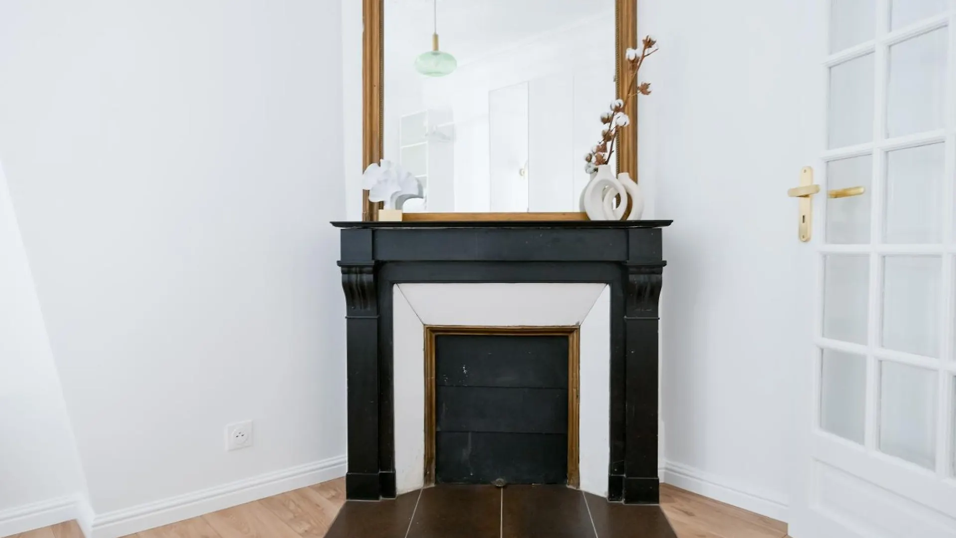 Entire Apartment Central Paris, 3Rd Floor With Elevator