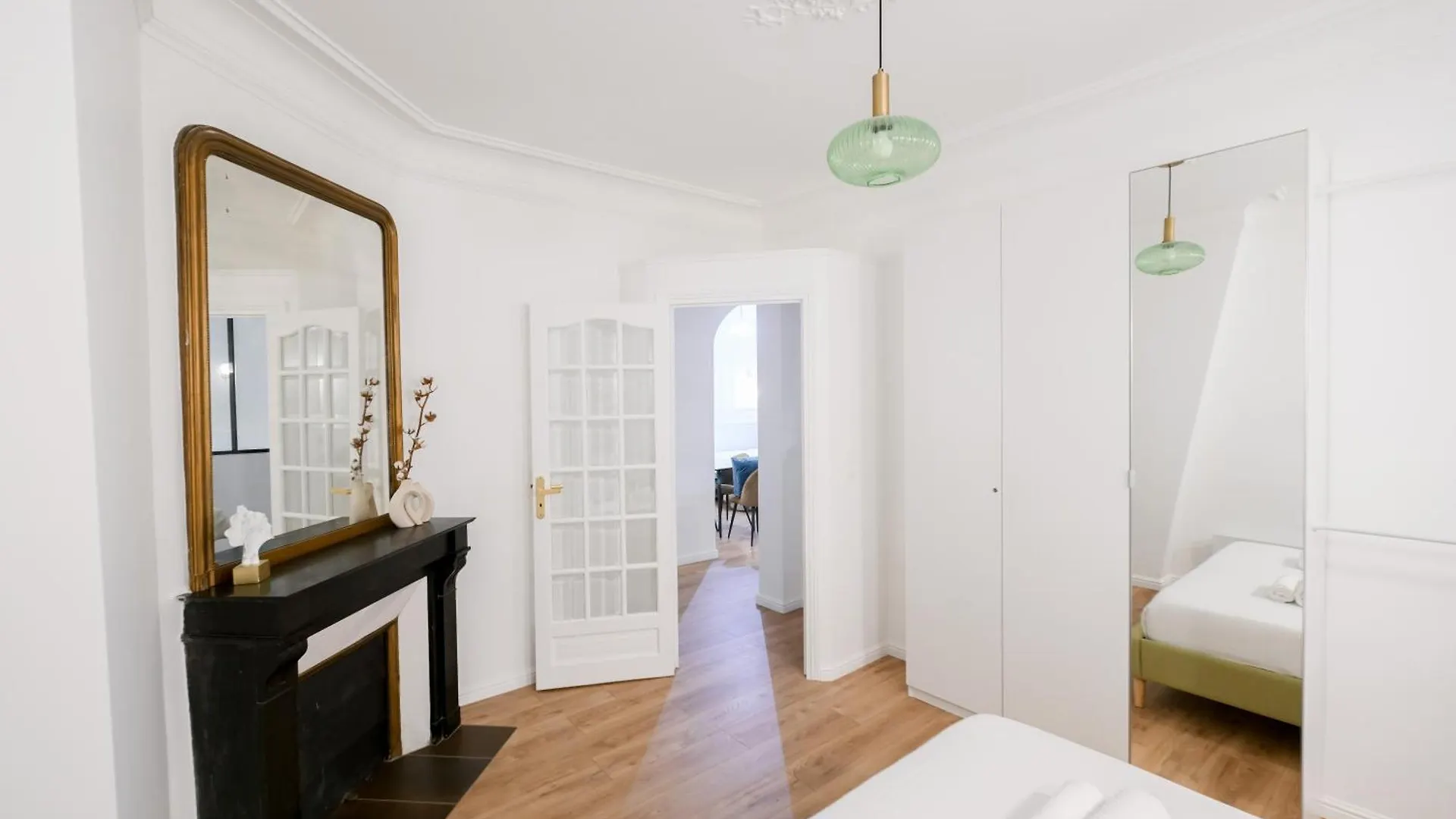 Entire Apartment Central Paris, 3Rd Floor With Elevator