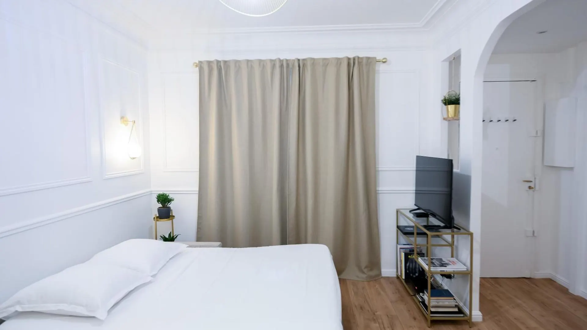 Entire Apartment Central Paris, 3Rd Floor With Elevator